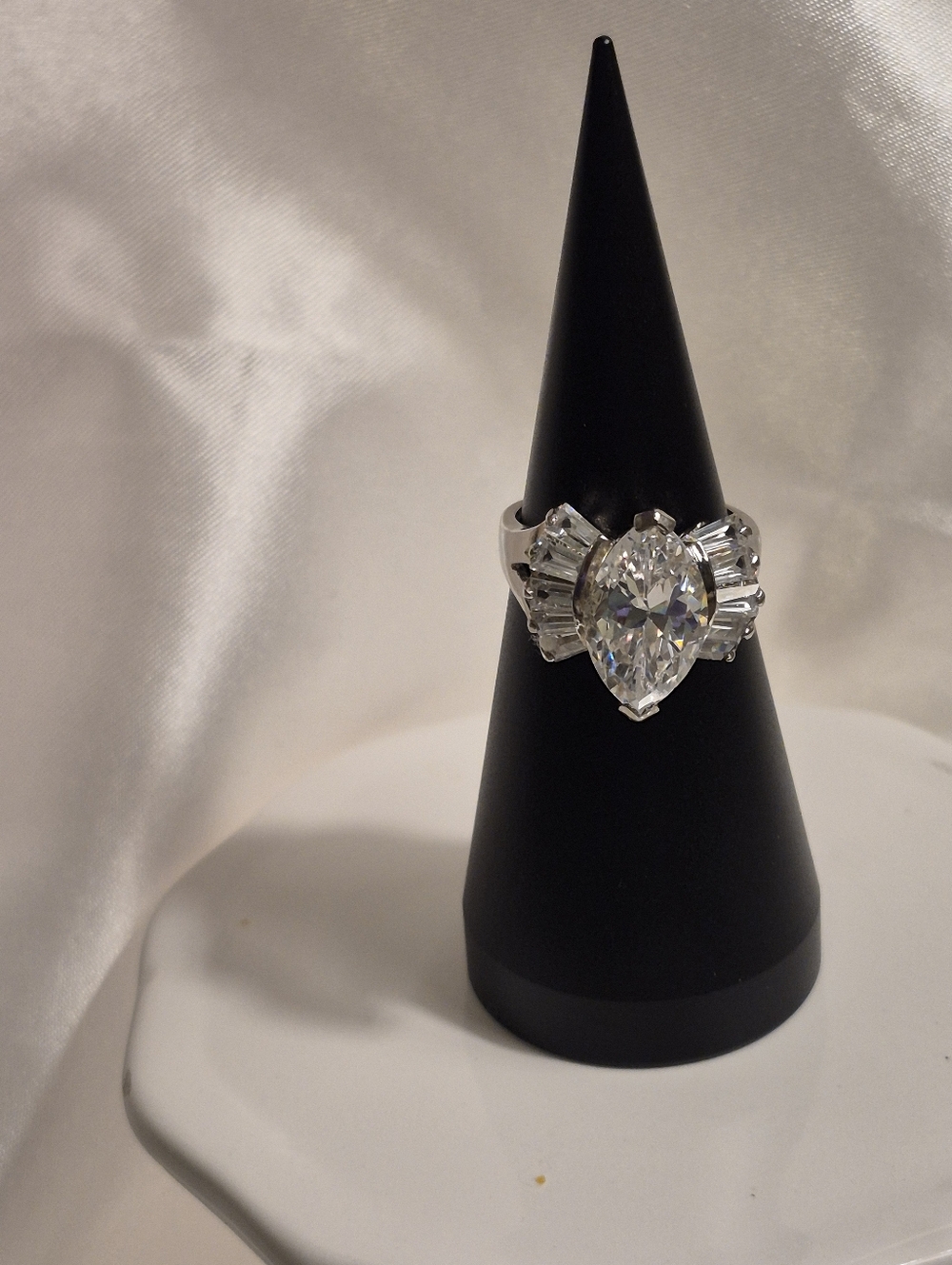 ART DECO STUNNING Clear Crystal CZ Sterling Silver Size 7